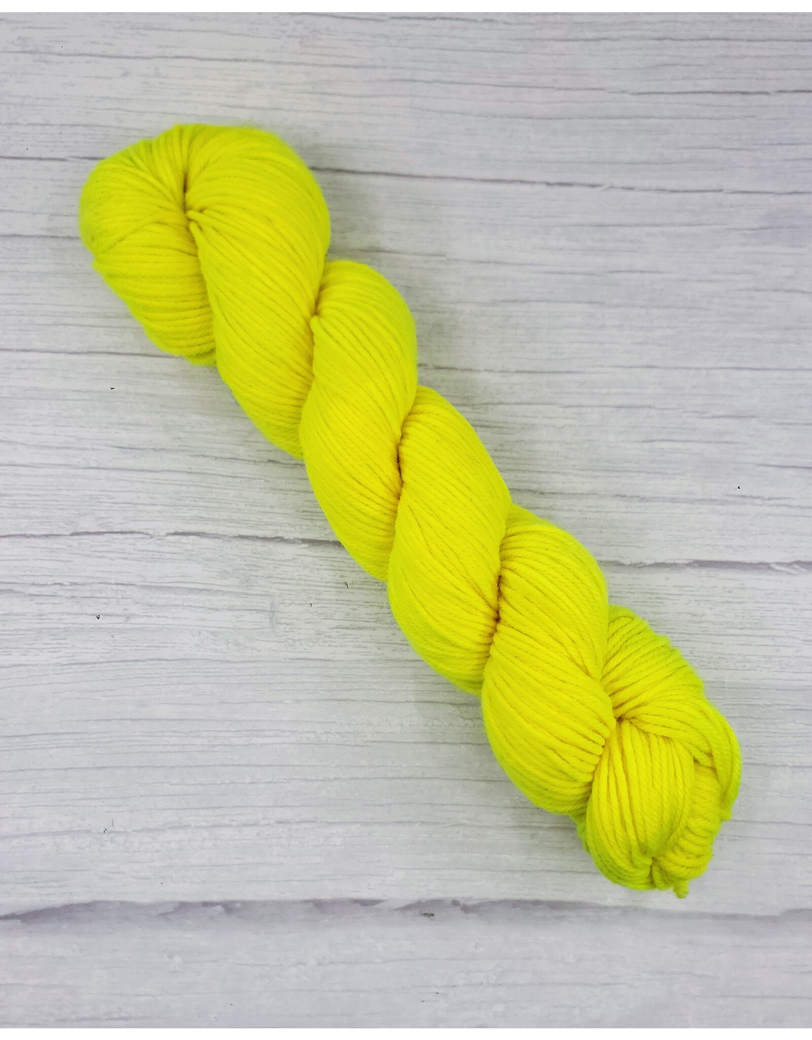 Stranded Studio Narwhal 100g UV Reactive