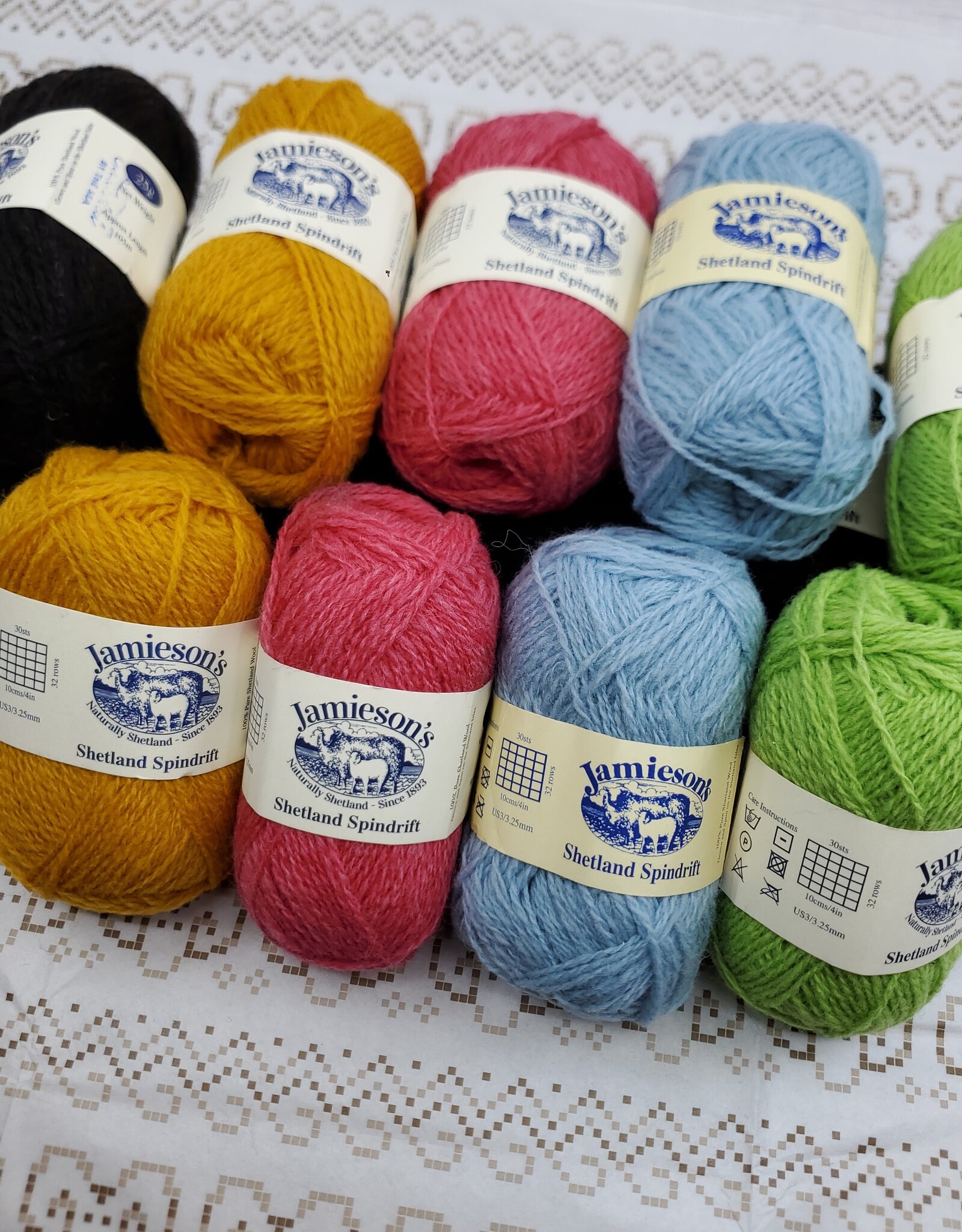 Jamieson's of Shetland Gien tae da lent Gravit 2024 Shetland Kit
