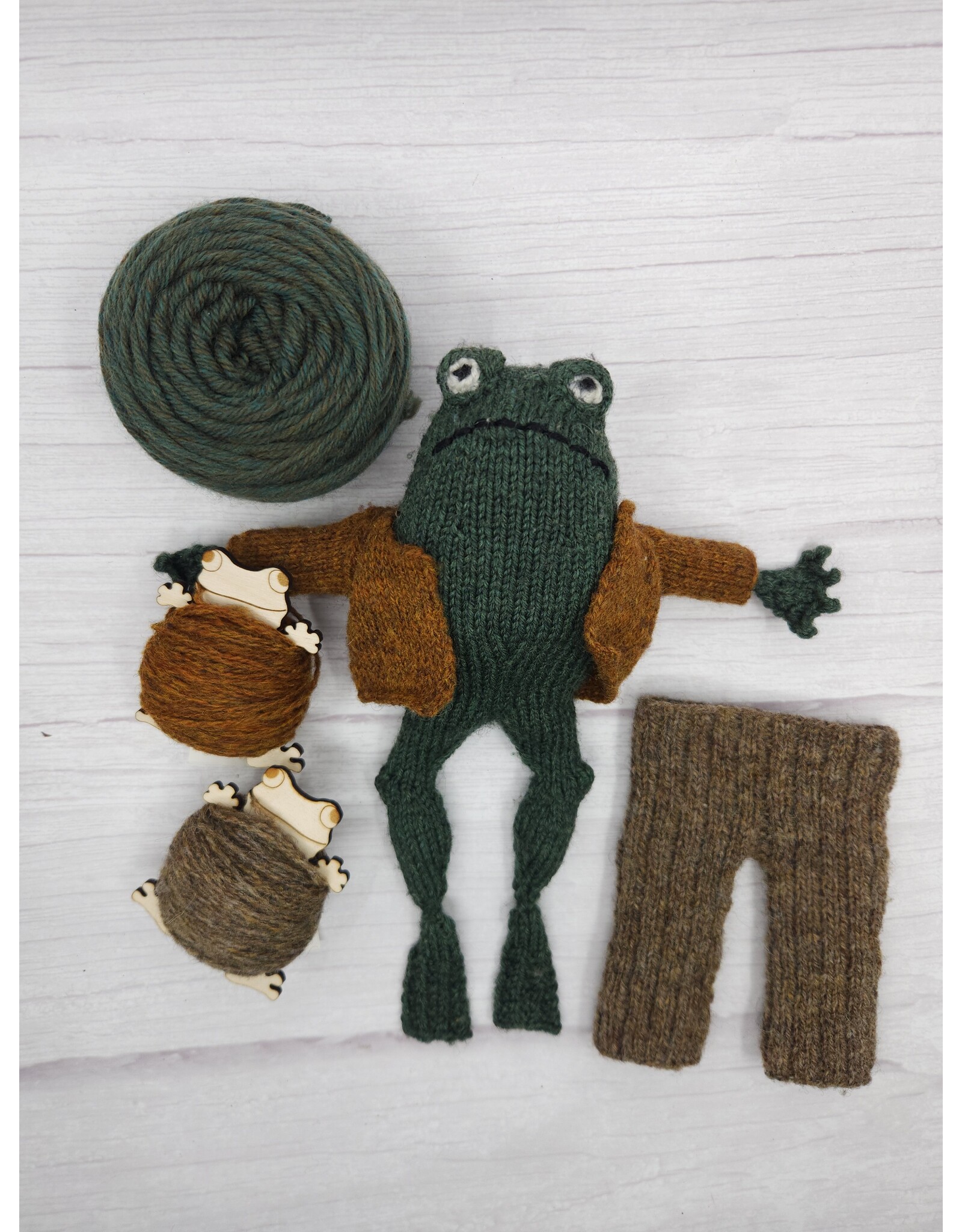 Stranded by the Sea Frog and Toad Knitting Kit