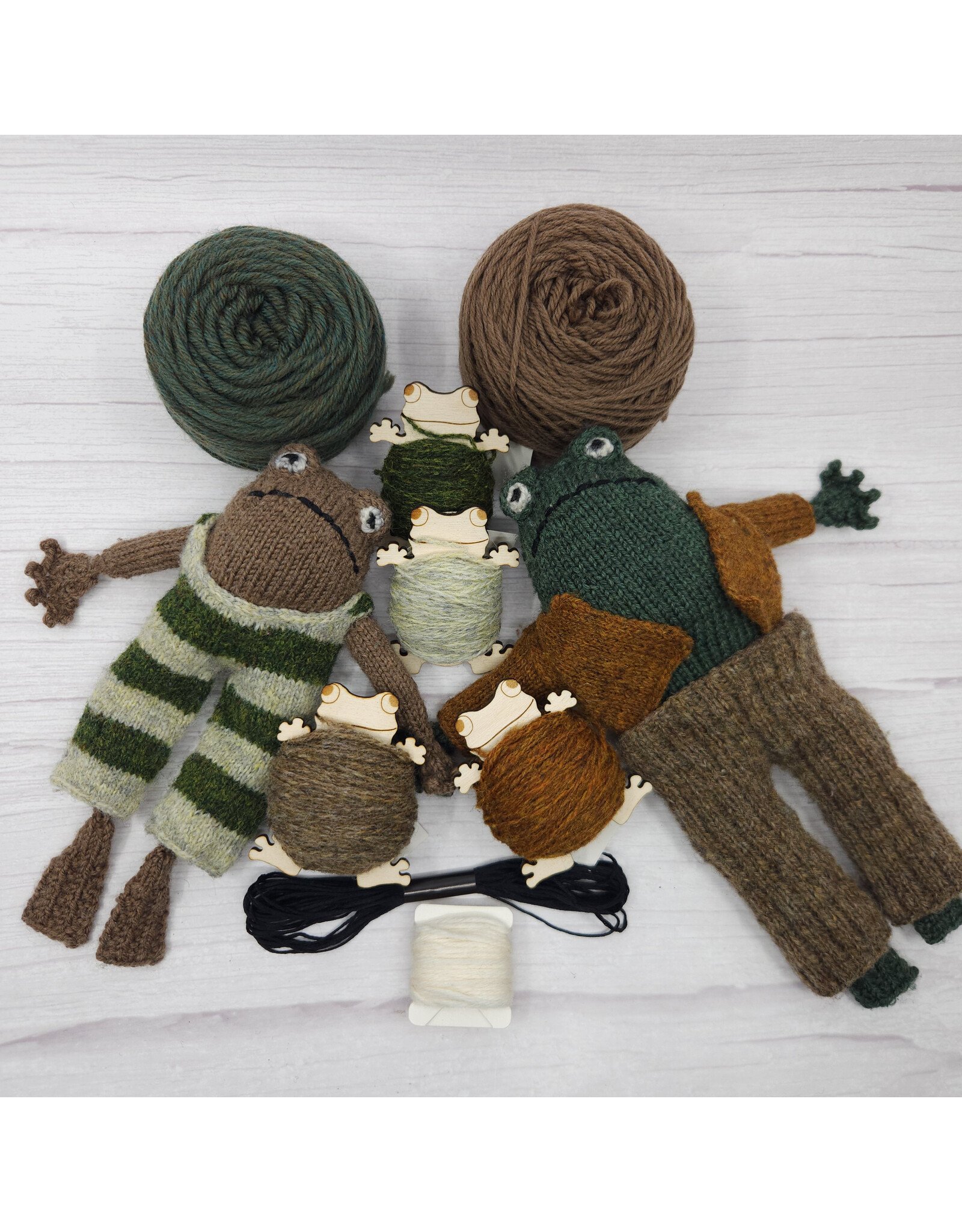 Stranded by the Sea Frog and Toad Knitting Kit