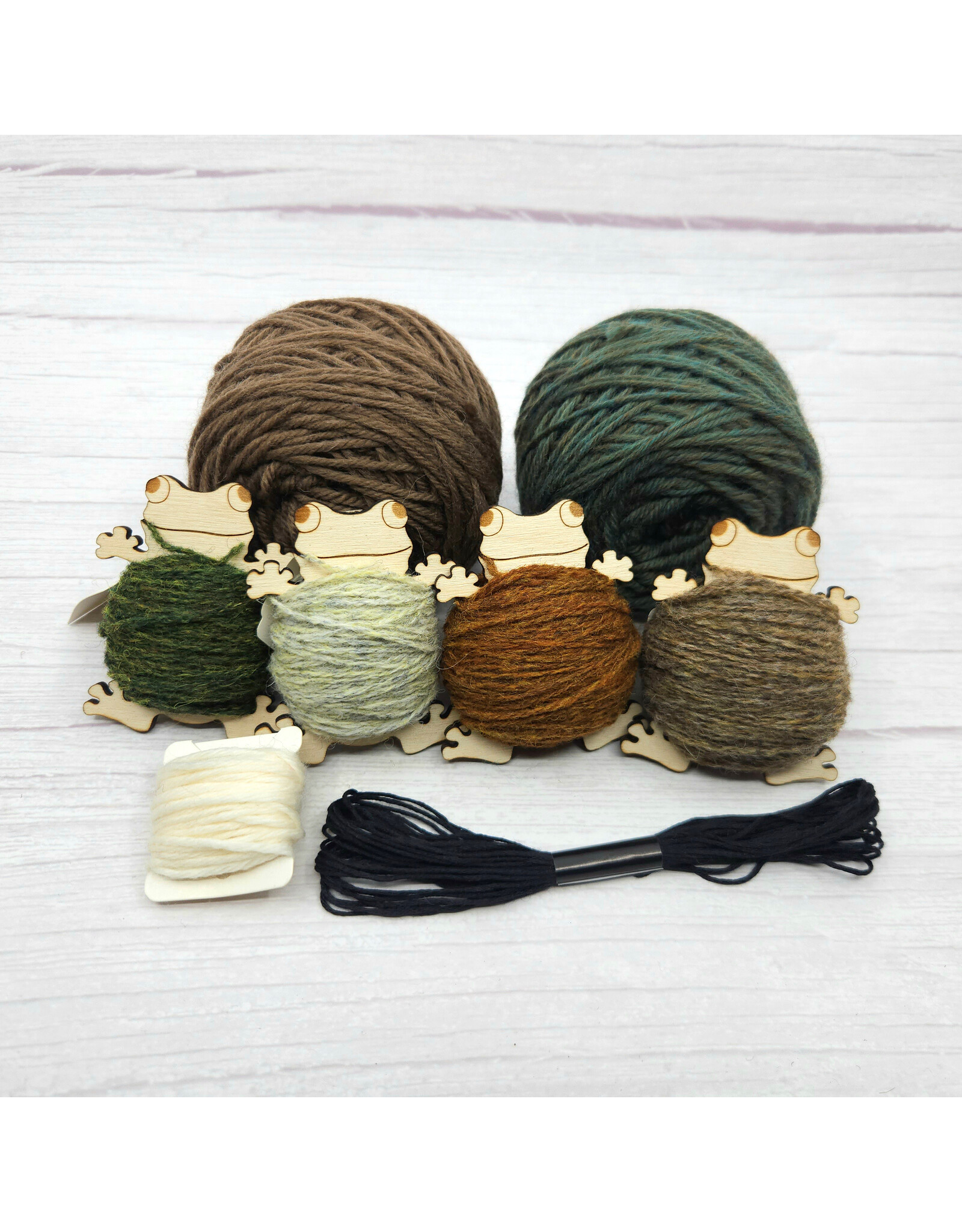 Stranded by the Sea Frog and Toad Knitting Kit
