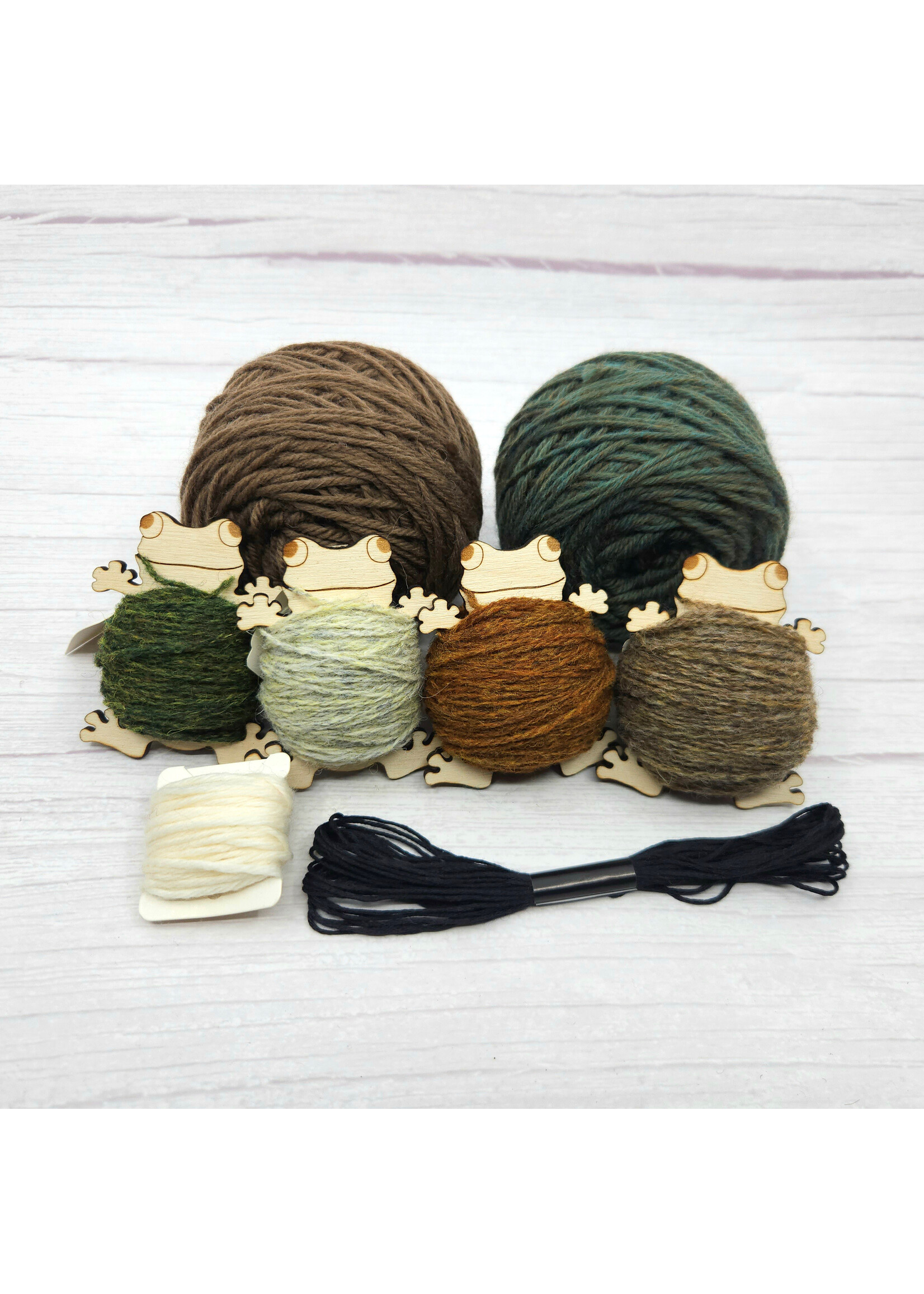 Stranded by the Sea Frog and Toad Knitting Kit