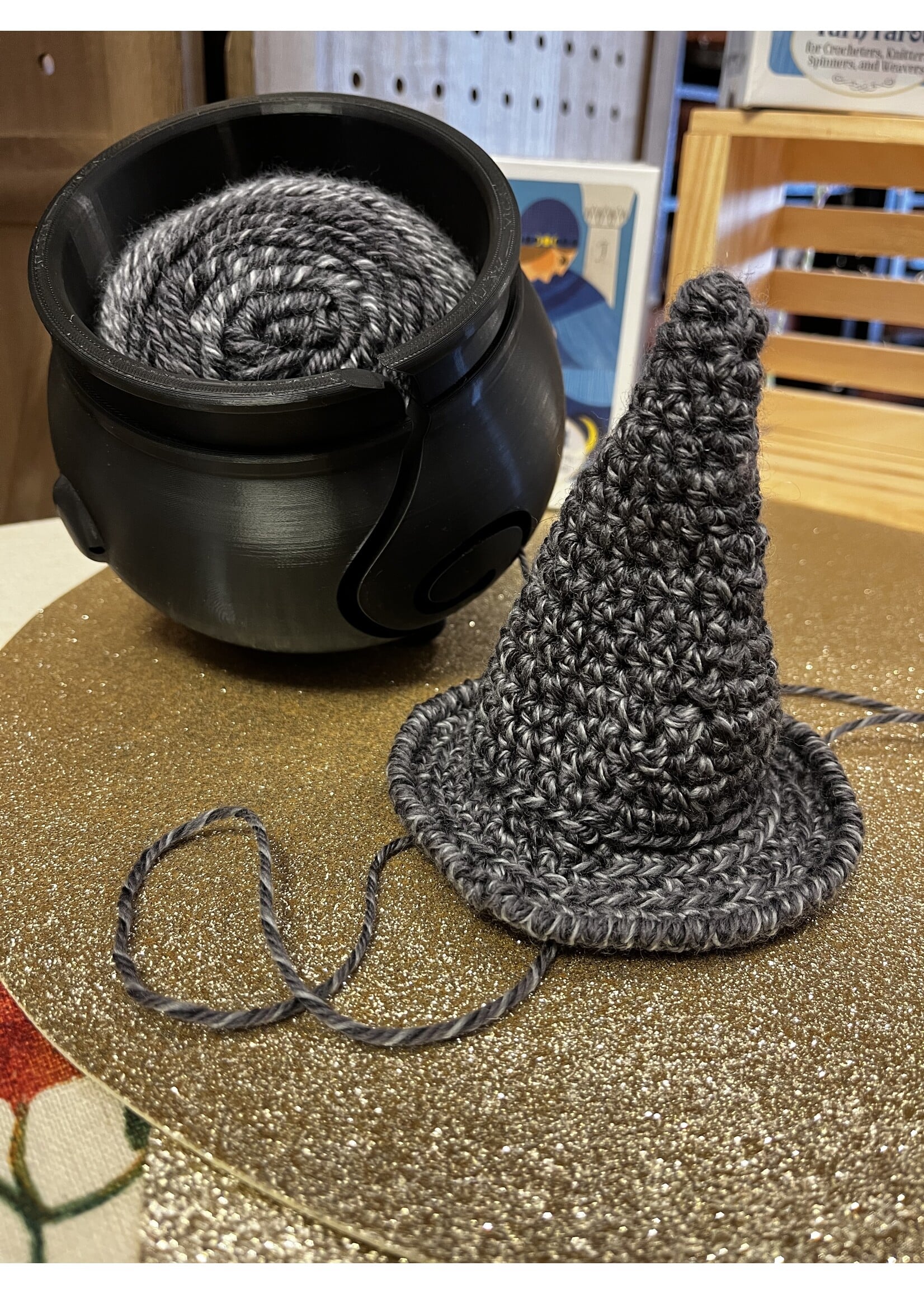 Sethany Knits Crochet Workshop: Mini Witches Hat