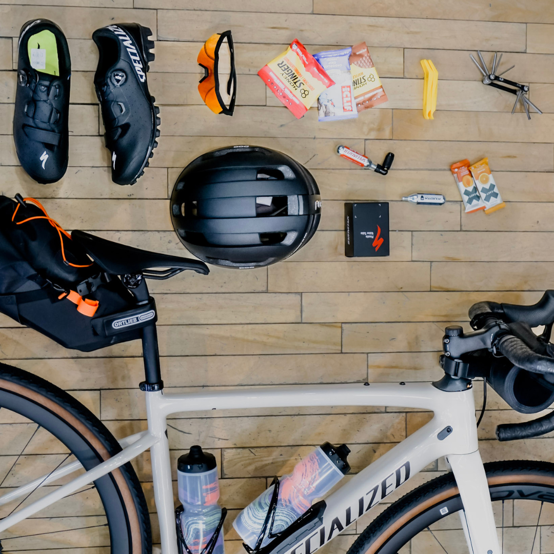 BLOGUE - Les essentiels à apporter à vélo pour éviter une crevaison - Cycle  Néron