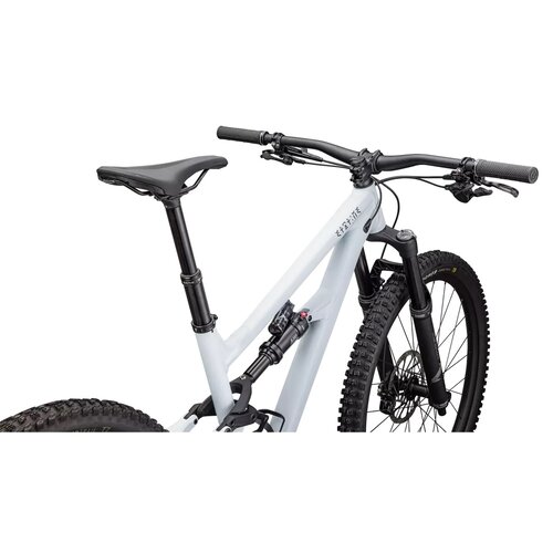 Specialized Specialized Status 2 140 | Vélo de Montagne