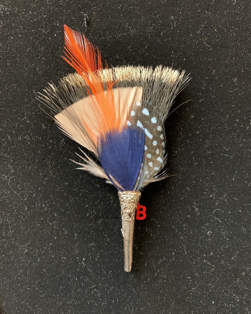 MyBob Brush Feather Pin