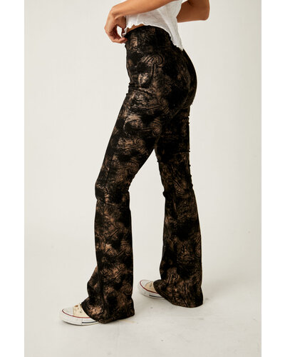 Purchase Wholesale flare pants. Free Returns & Net 60 Terms on Faire