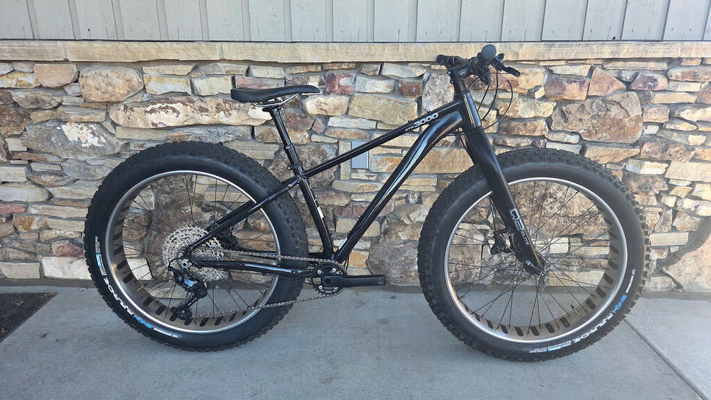 KHS Bicycles 2022 KHS 4 Season 3000 Fat Bike  SMALL 15"  w/Q2 Carbon Fork