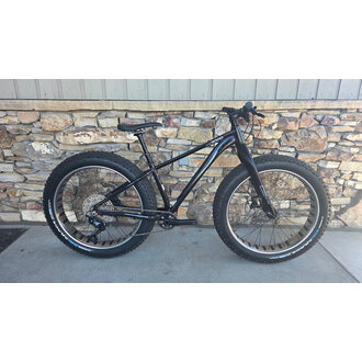 KHS Bicycles KHS 4 Season 3000 Fat Bike Small 15" with Q2 Carbon Fork 2022 Bike