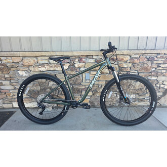 Salsa Salsa Rangefinder - Medium - Deore 10 speed -  29" - Aluminum - Dark Moss Green Salsa Salsa Rangefinder - Medium - Deore 10 speed -  29" - Aluminum - Dark Moss Green