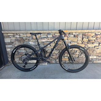 Pivot Cycles Pivot Mach 6 - Brunch Ride - Small - 27.5" - Alloy Wheels - Marzocchi Coil - Stealth Black - 2025 BIKE