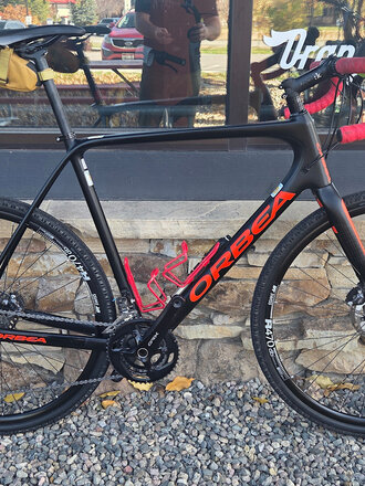 Orbea Terra - Large - GRX 800 - Black/Red - Custom Demo Bike Orbea Terra - Large - GRX 800 - Black/Red - Custom Demo Bike
