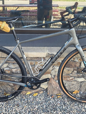 Salsa Salsa Warbird - Carbon - 56cm - GRX 610 1x12 -700c - Dark Grey - Demo Bike Salsa Salsa Warbird - Carbon - 56cm - GRX 610 1x12 -700c - Dark Grey - Demo Bike