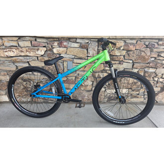 Free Agent - Metus - Dirt Jumper - Green/Blue
