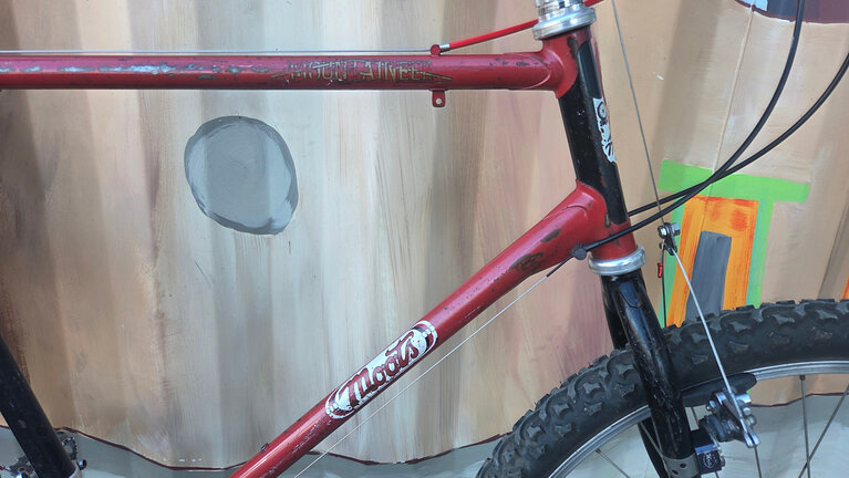 Moots Mountaineer Vintage Steel Bike in Red and Black