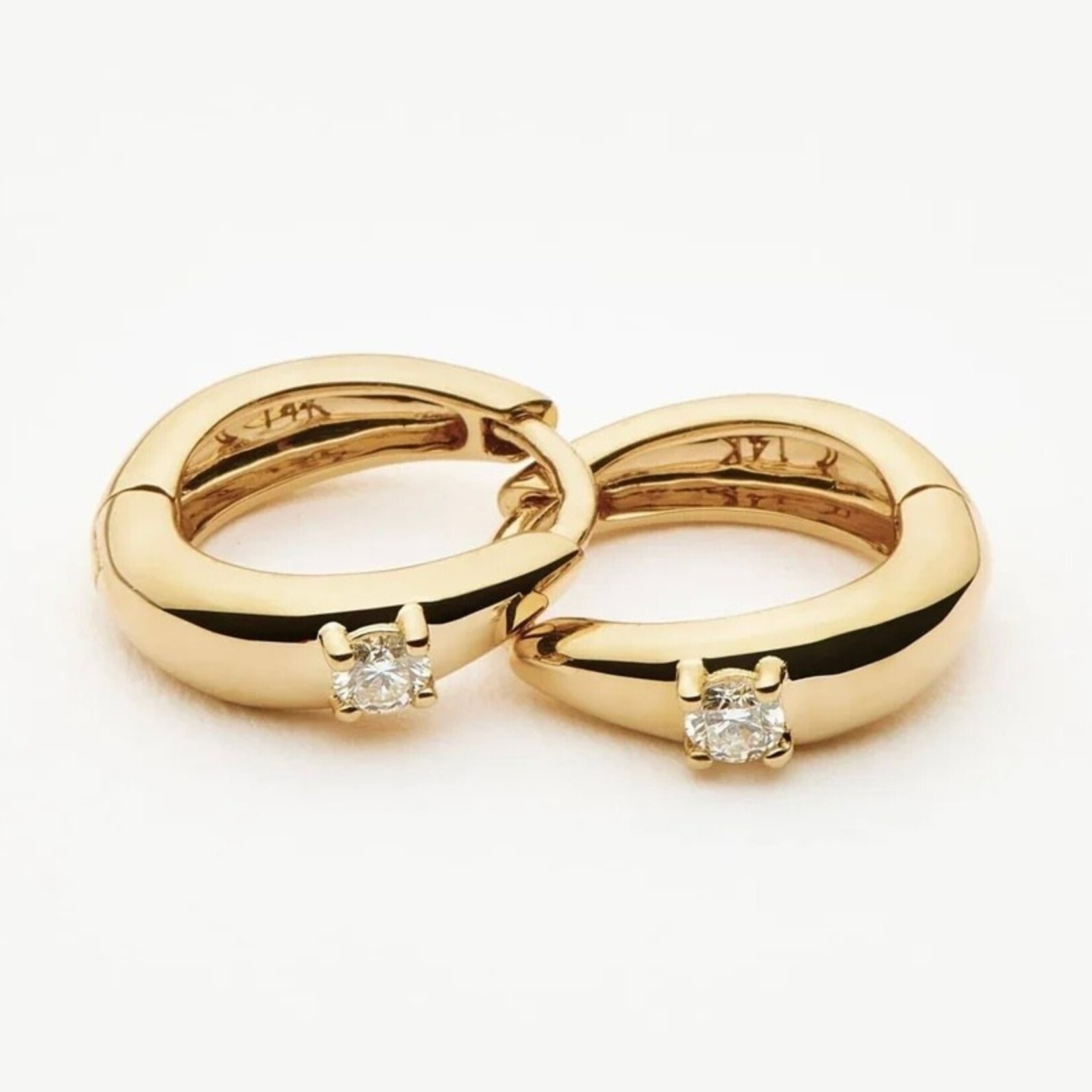 MISSOMA FINE SINGLE DIAMOND DOME HUGGIES