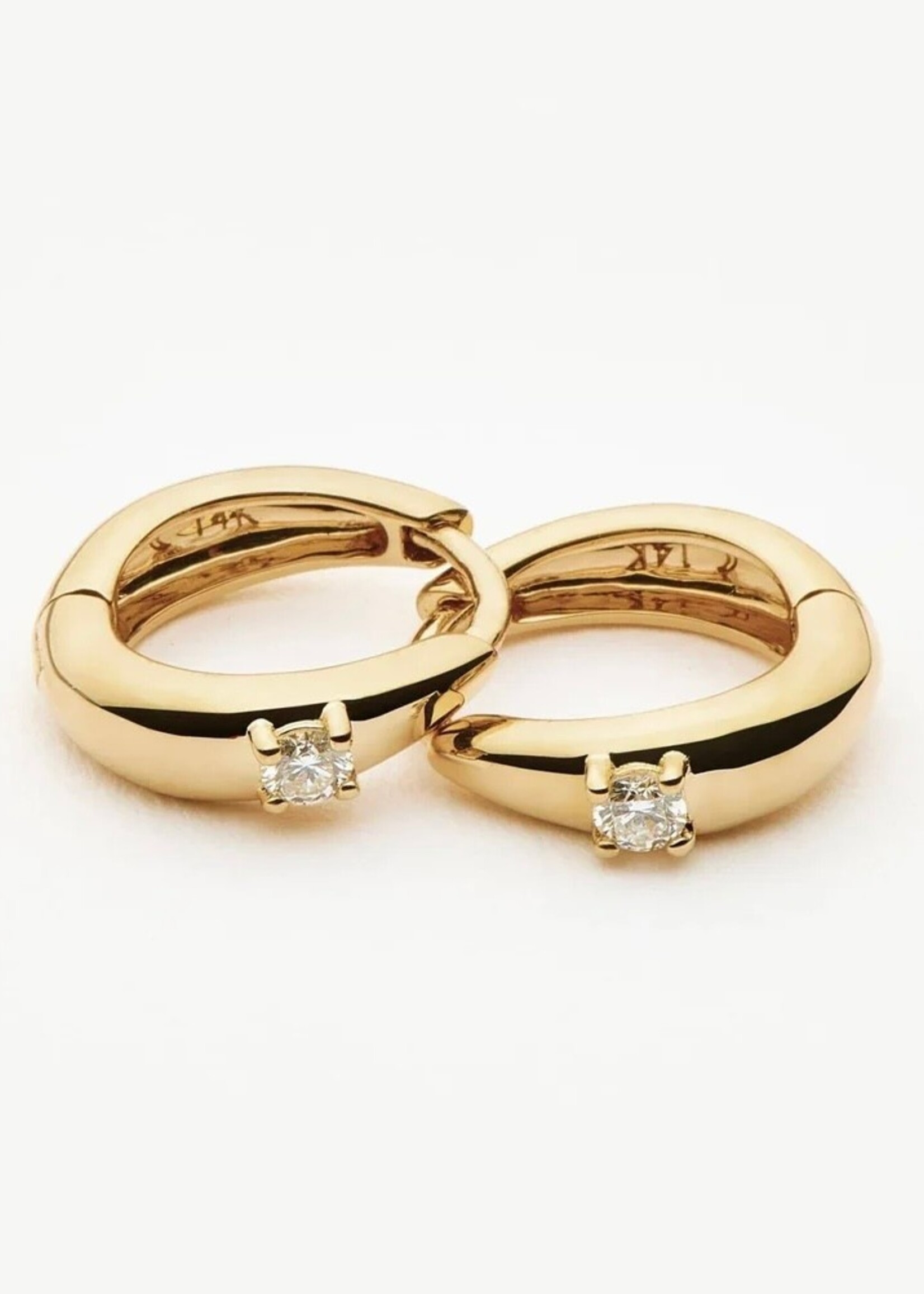 MISSOMA FINE SINGLE DIAMOND DOME HUGGIES