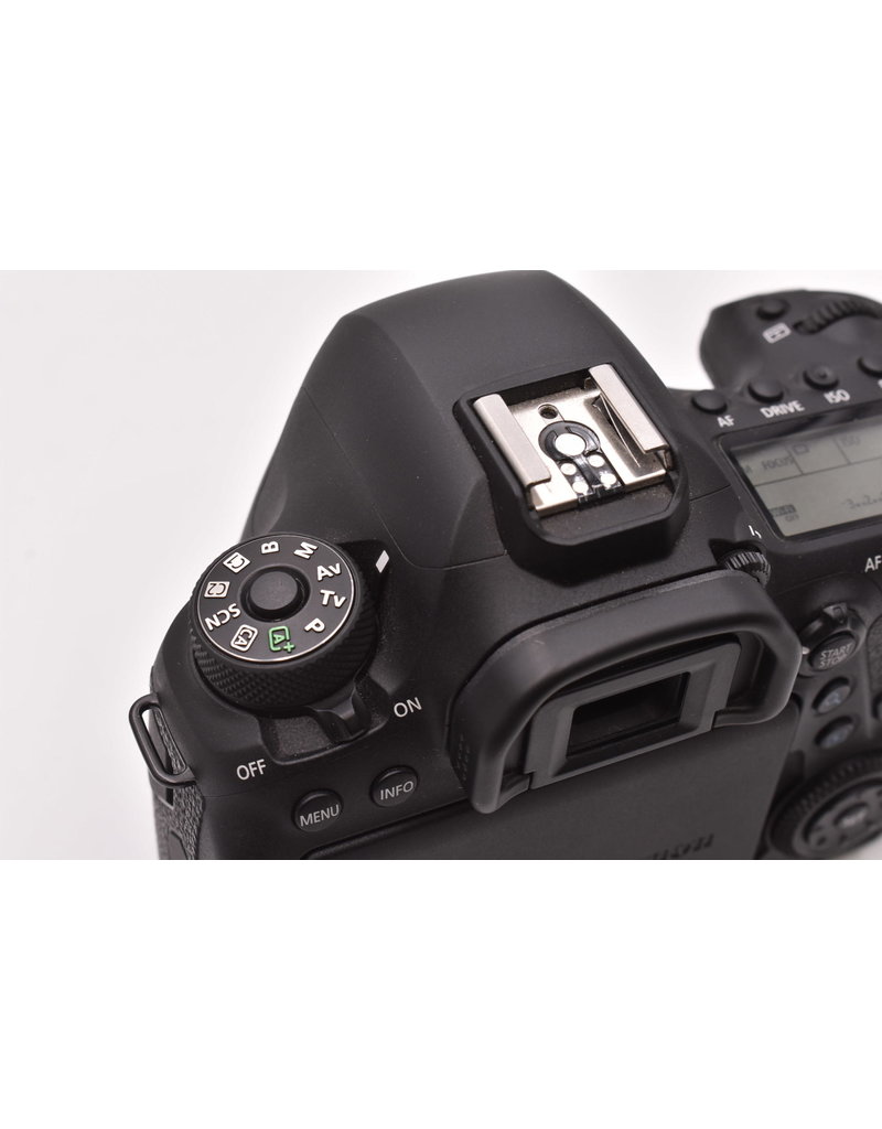 Canon Pre-Owned Canon 6D Mark II With Grip