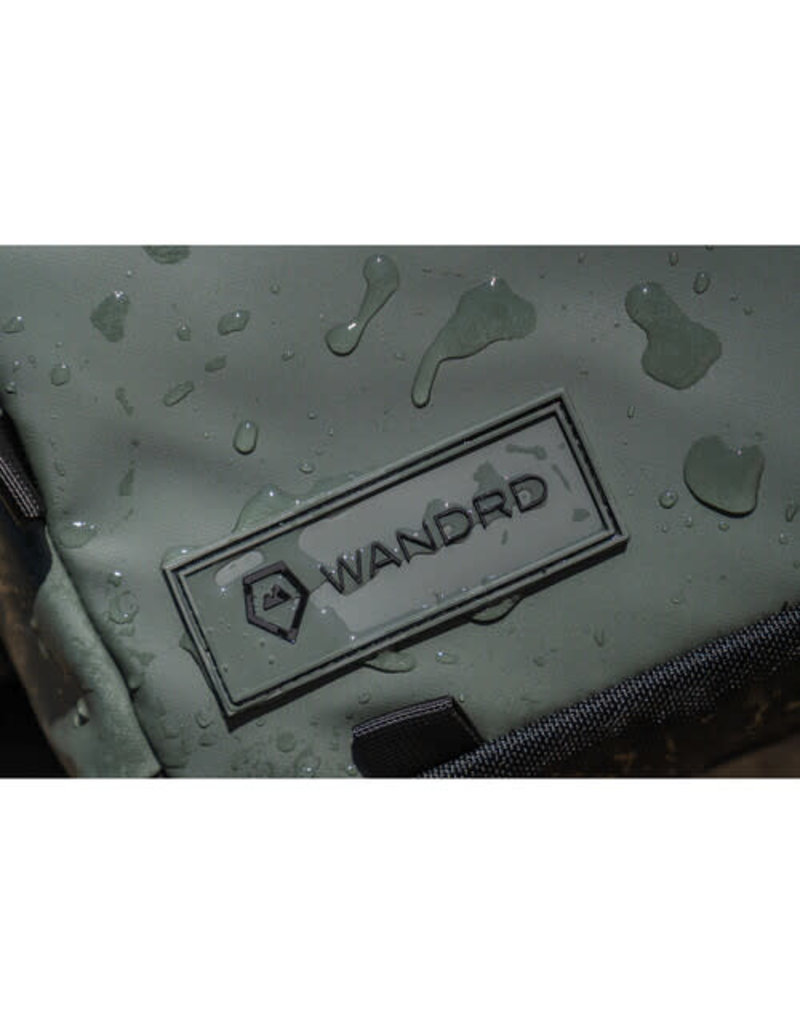 Wandrd Wandrd PRVKE 21L Photo Bundle with Essential Camera Cube (Green)