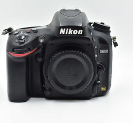 Pre-Owned Nikon D600 With MB-D14 - Tuttle Cameras