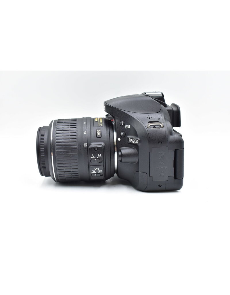 Nikon Pre-Owned Nikon D5200 With 18-55mm
