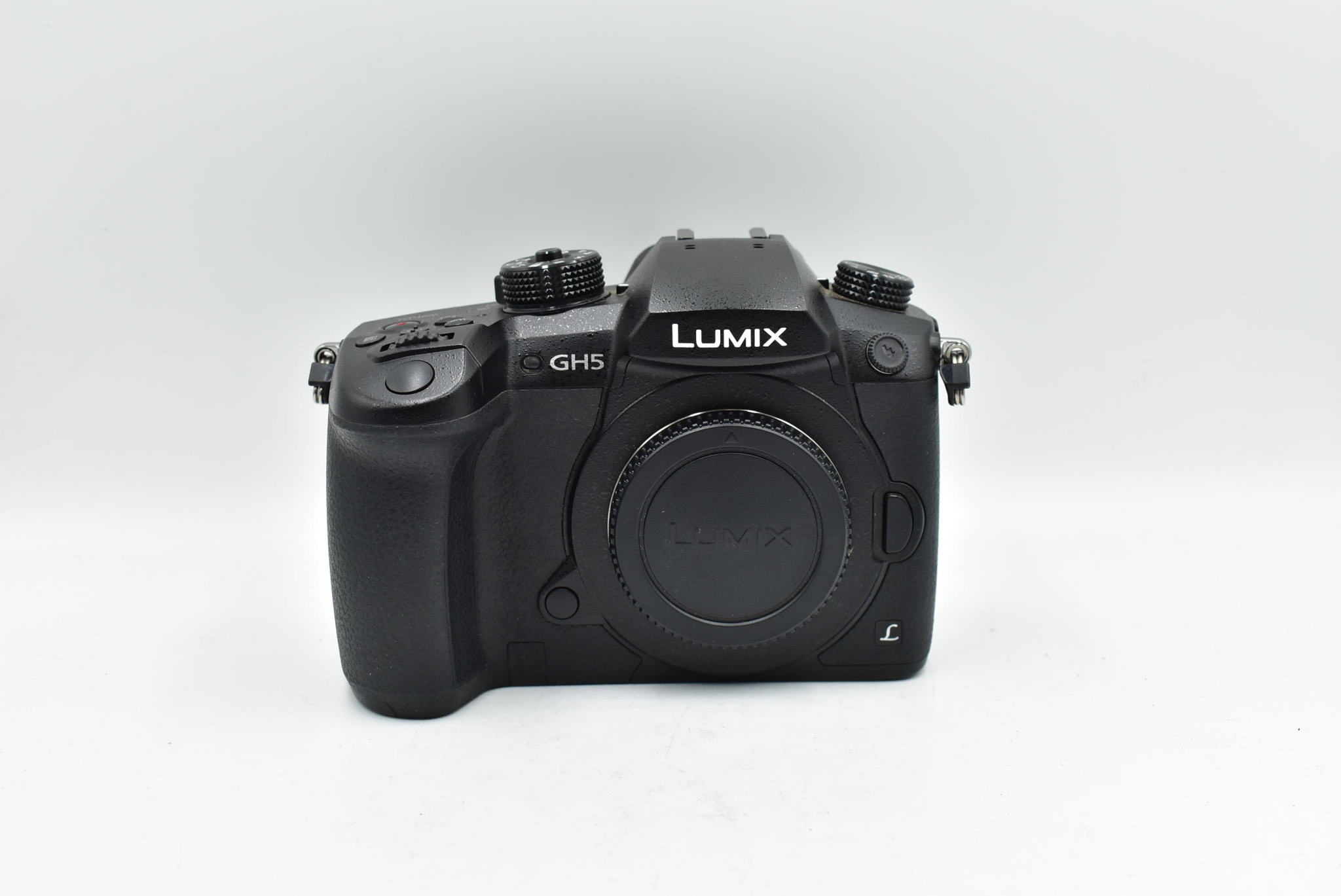 Pre-owned Panasonic LUMIX DC-GH5 Body Only ( 20.3 MP Mirrorless Camera)