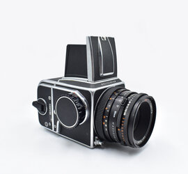 Pre-Owned Hasselblad 500C/M w/Carl Zeiss Planar C 80mm f2.8 T 