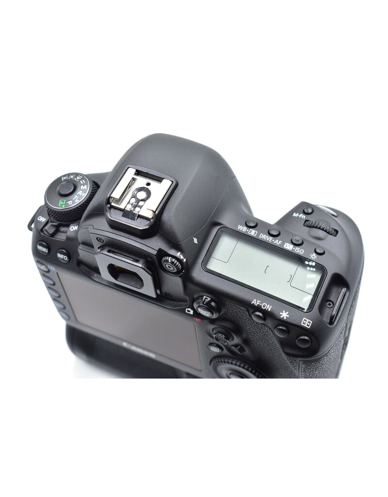 Canon Pre-Owned Canon EOS 5D Mark IV DSLR Camera Body w/Grip {30.4MP}