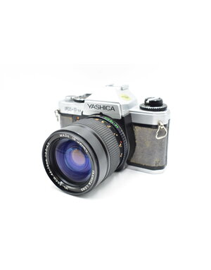 Pre-Owned Yashica FX-Dse w/45-75mm F3.5 35mm Film Camera