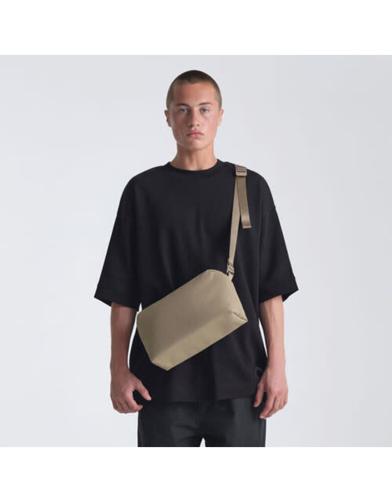 URTH Urth Dolomite Cross-Body Camera Sling Bag (Beige, 5.1L)