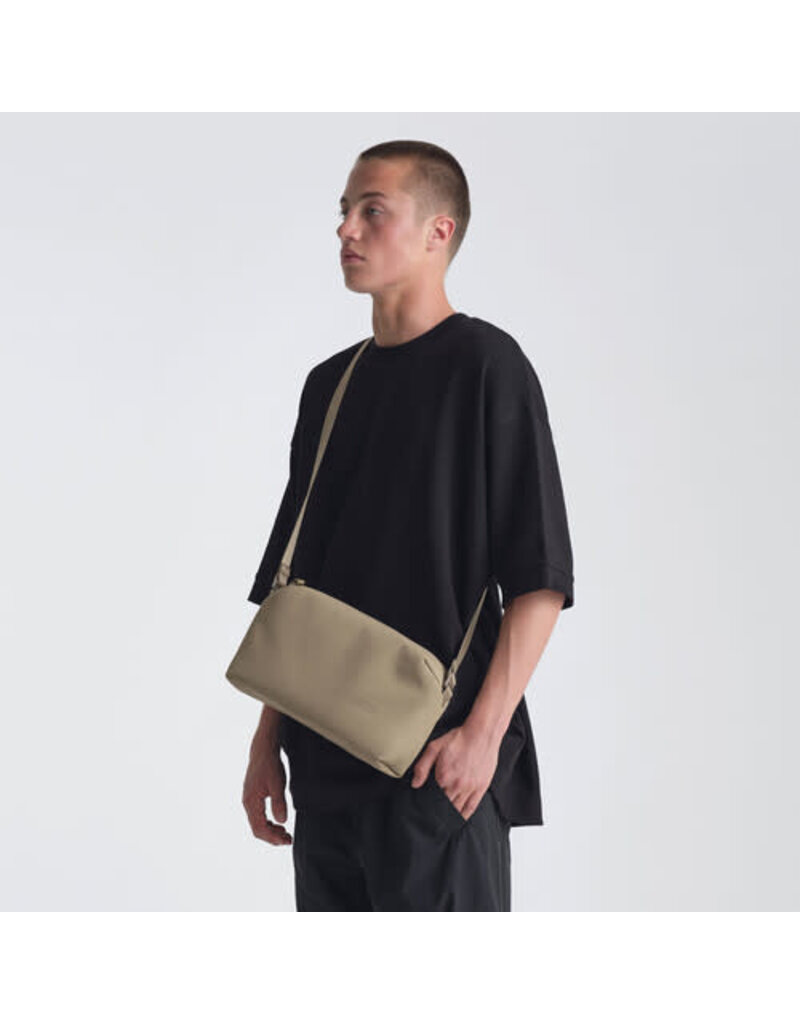 URTH Urth Dolomite Cross-Body Camera Sling Bag (Beige, 5.1L)