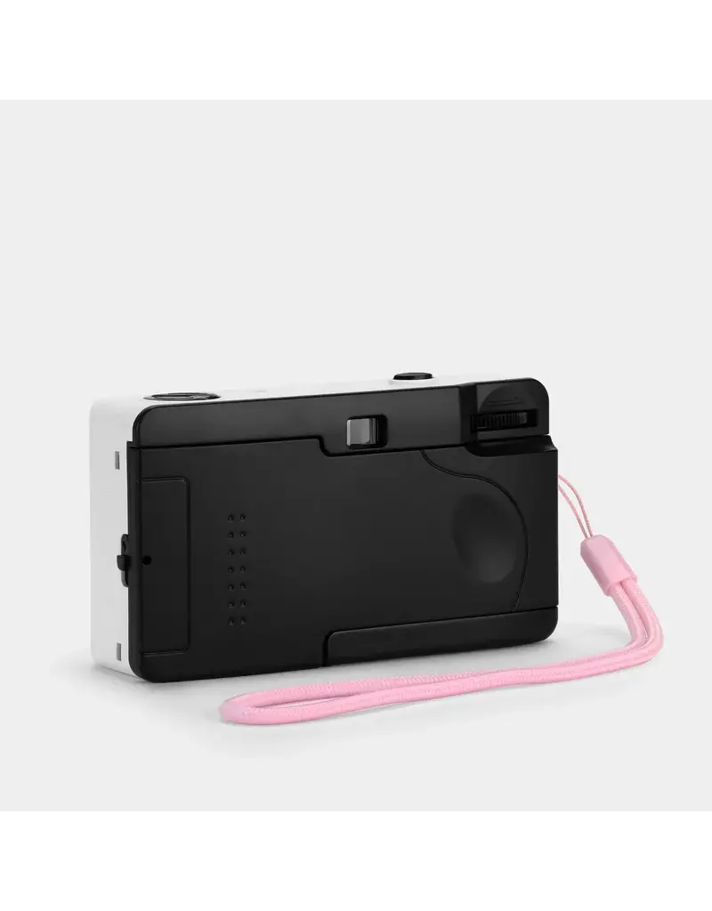 Retrospekt Hello Kitty Strawberry Kawaii FC-11 35mm Film Camera & Bag Bundle