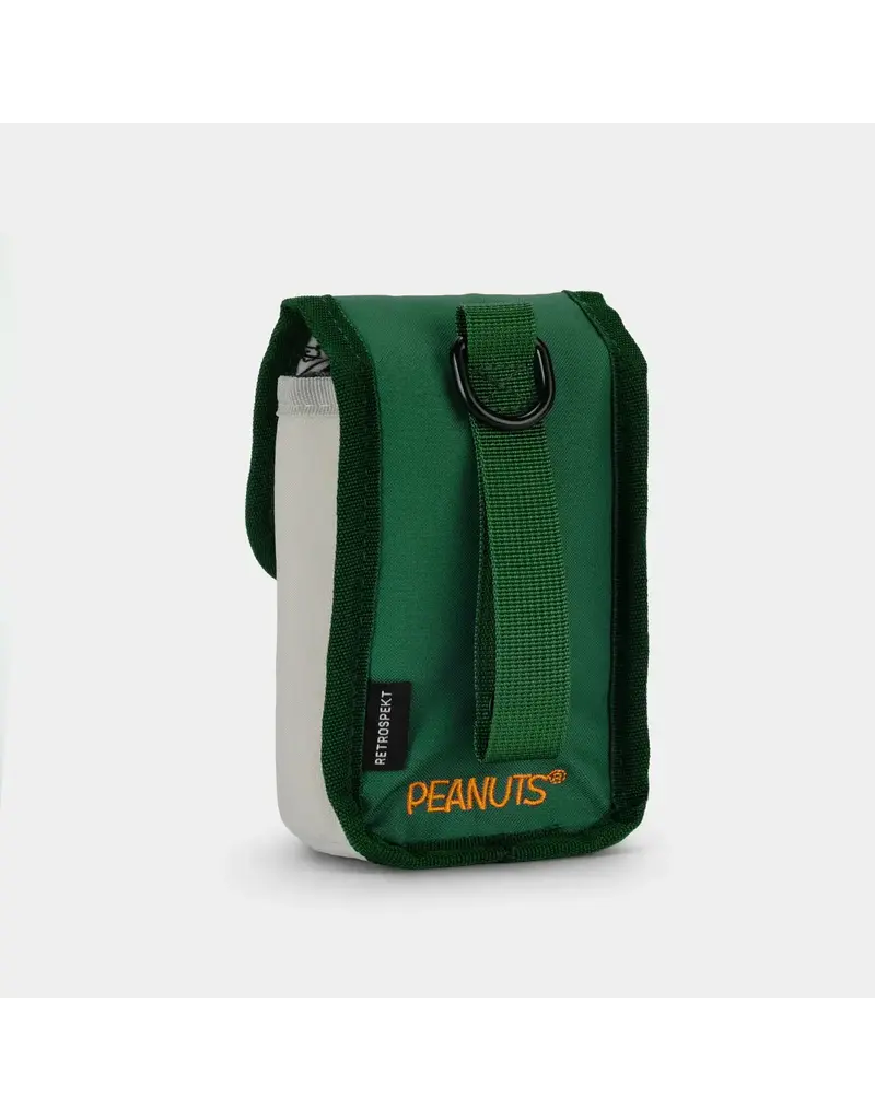 Retrospekt Peanuts Beagle Scouts Retrospekt FC-11 35mm Film Camera & Bag Bundle