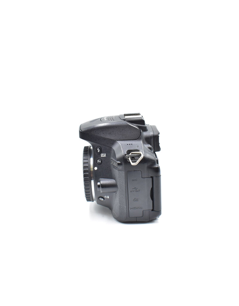 Nikon Pre-owned Nikon D5300 DSLR Camera Body, Black {24.2MP}
