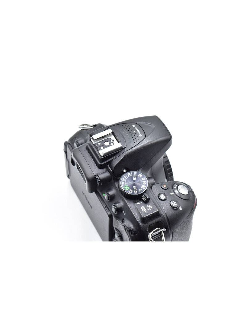 Nikon Pre-owned Nikon D5300 DSLR Camera Body, Black {24.2MP}