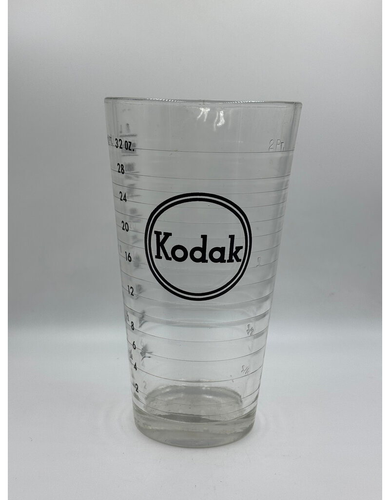 Kodak Vintage Eastman Kodak Beaker 32 Oz/1 Litter Glass Measuring Pitcher