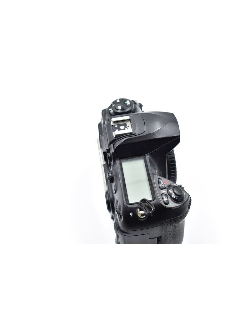Nikon Pre-Owned Nikon D200 DSLR Camera Body {10.2MP}