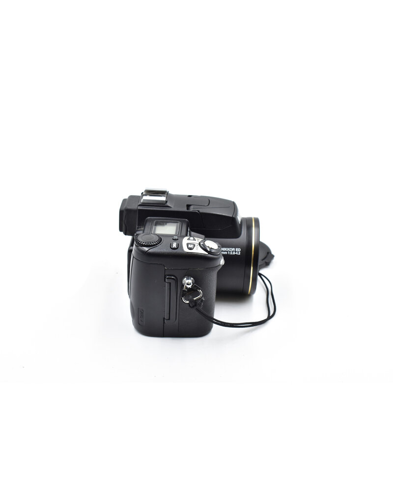 Nikon Pre-Owned Nikon COOLPIX 5700 Digital Camera 8x Optical Zoom (5MP)
