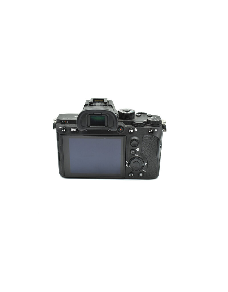 Sony Pre-Owned - Sony a7R III Mirrorless Camera Body, Black {42.4MP}