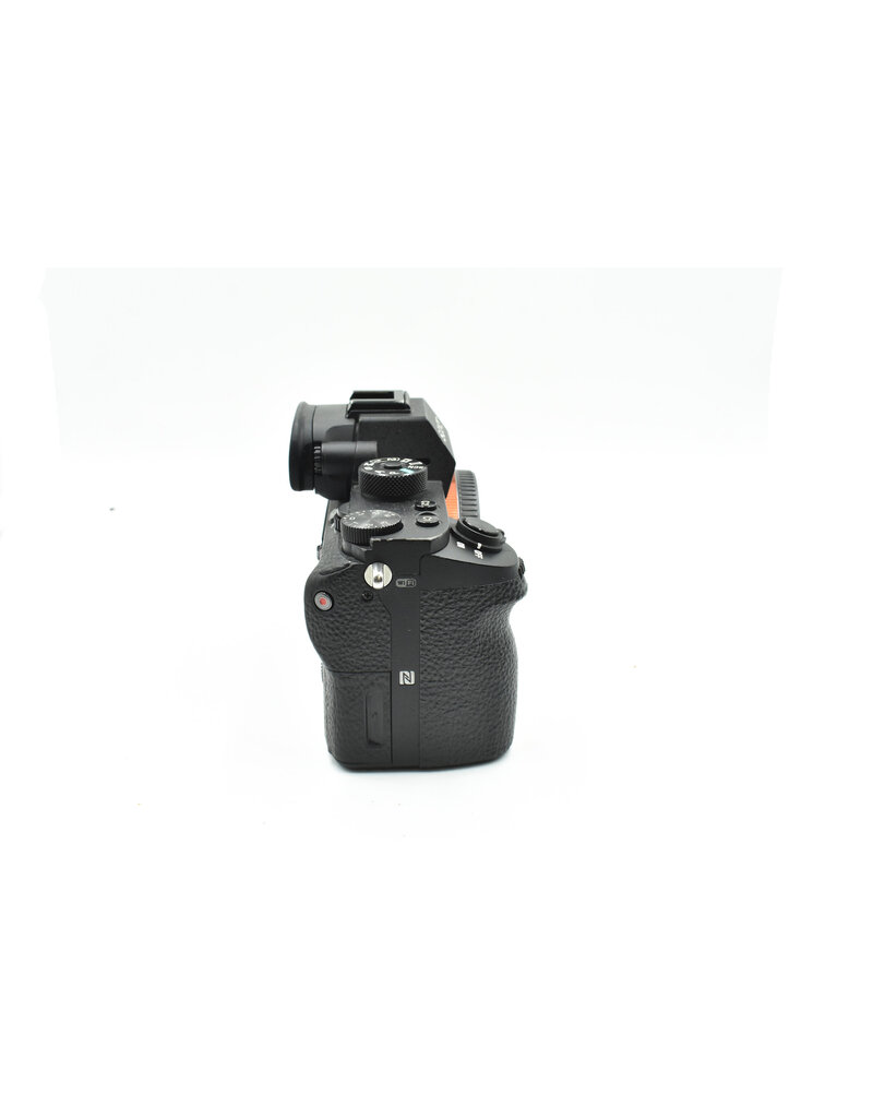 Sony Pre-Owned Sony a7S II Mirrorless Camera Body, Black {12.2MP}