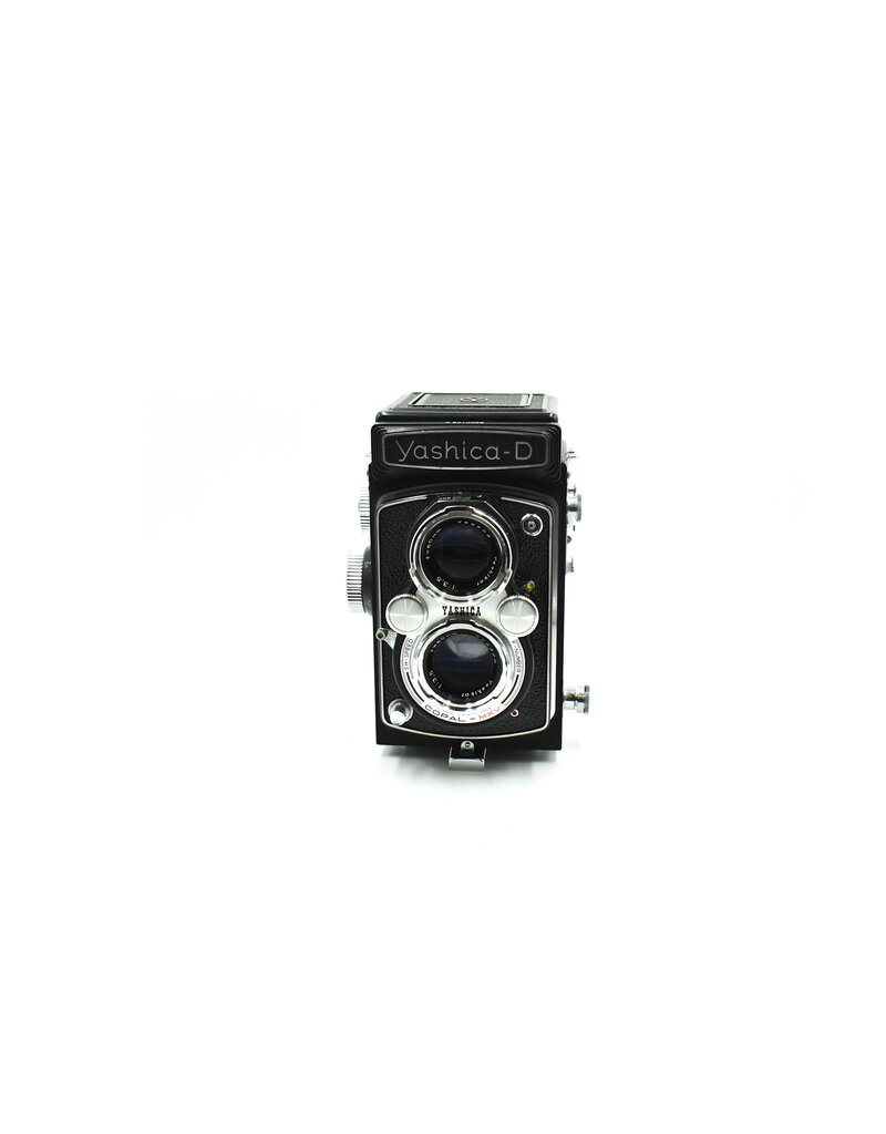 Pre-Owned YASHICA D 6x6 TLR Film Camera Yashikor 80mm f/3.5 Lens