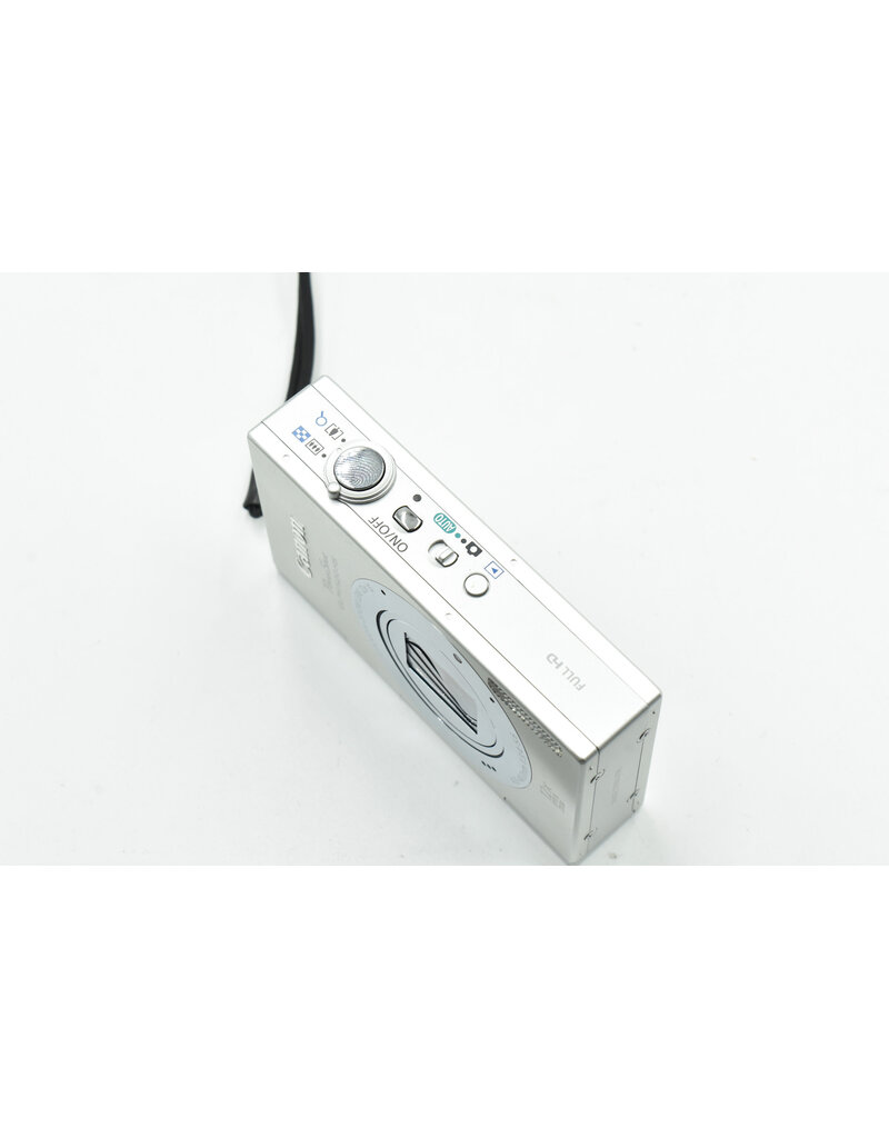 Pre-Owned Canon IXY 3 PowerShot ELPH 520 HS IXUS 500 Silver