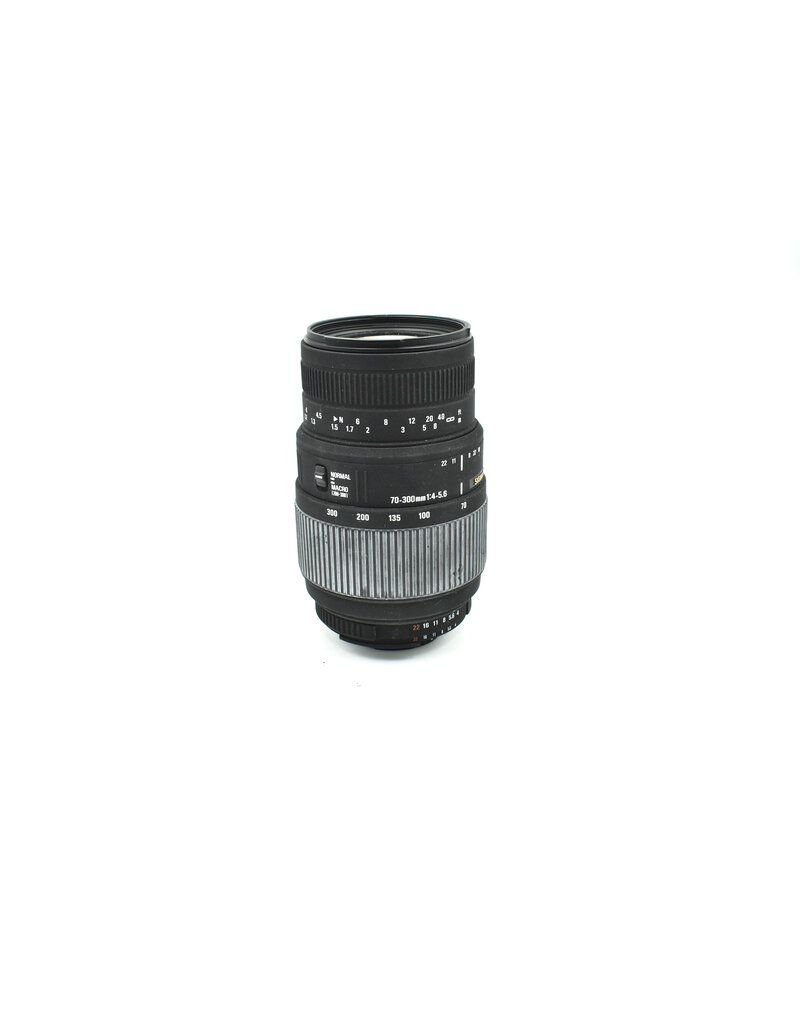 Pre-Owned Sigma 70-300mm  DG F4 for Nikon F Mount