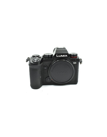 Pre-Owned Panasonic Lumix S5 Mirrorless Full-Frame L-Mount Camera Body, Black {24.2MP}