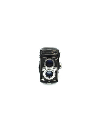 Pre-Owned Yashica-24 w/ 80mm f3.5 Twin Lens