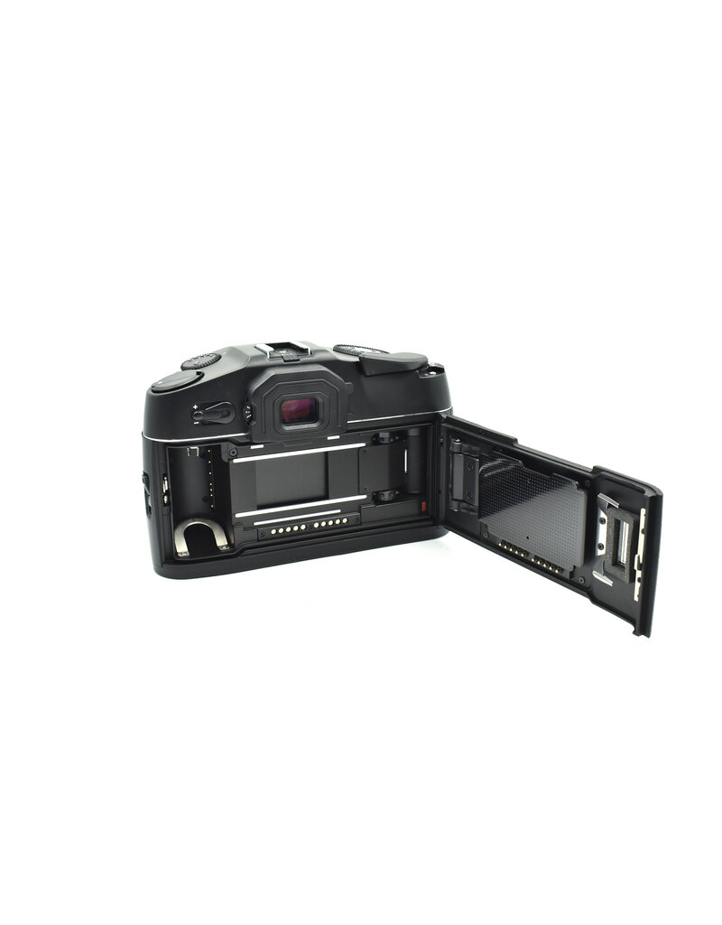 Pre-Owned Leica R8 35mm SLR Film Camera Body w/ Box