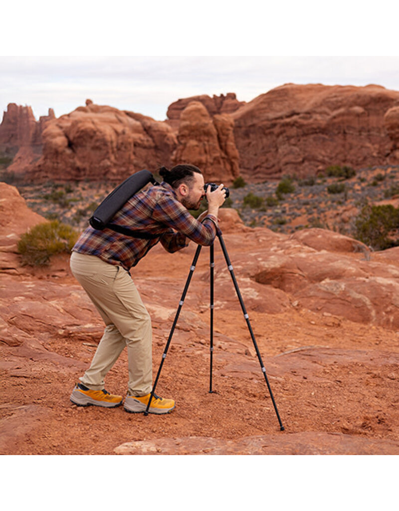 Promaster iota 422 Ultralightweight Tripod Kit - Carbon Fiber