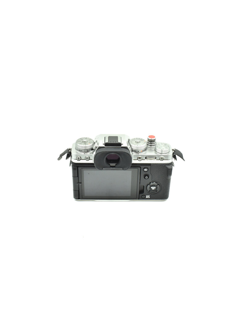 Fujifilm Pre-Owned FUJIFILM X-T4 Mirrorless Camera Body, Silver {26.1MP}