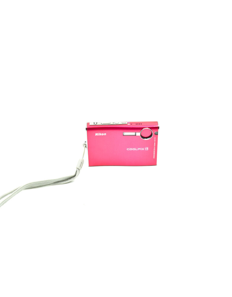 Nikon Pre-Owned  Nikon Coolpix S9 Point and Shoot 6MP