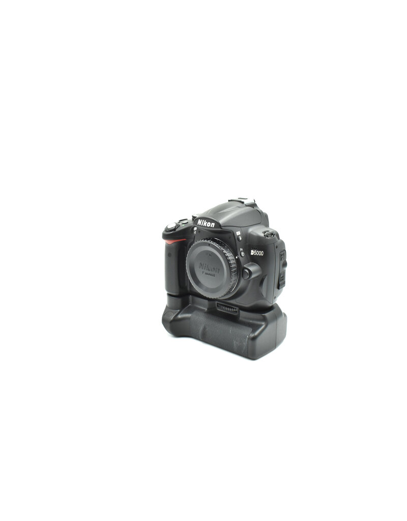 Nikon Pre-Owned Nikon D5000 Body Only W/Grip 12MP